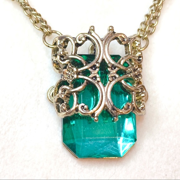 Elegant Vintage Look Green Resin Pendant Double Chain Necklace - Picture 8 of 12